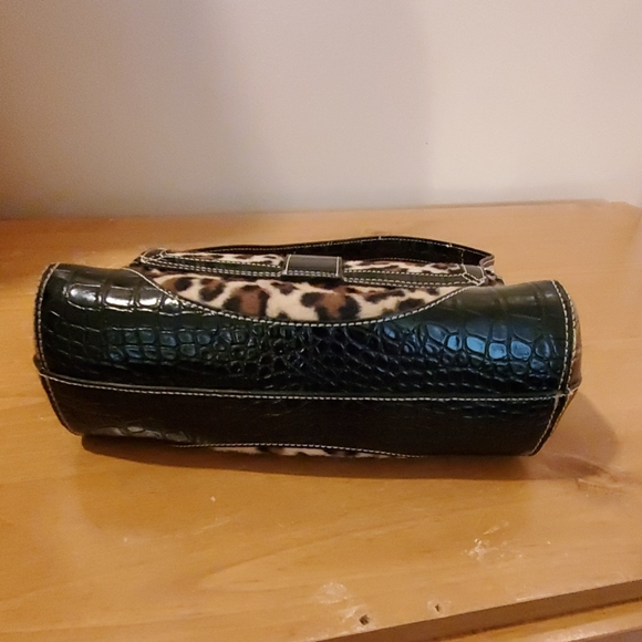 Cheetah print purse - Picture 3 of 7